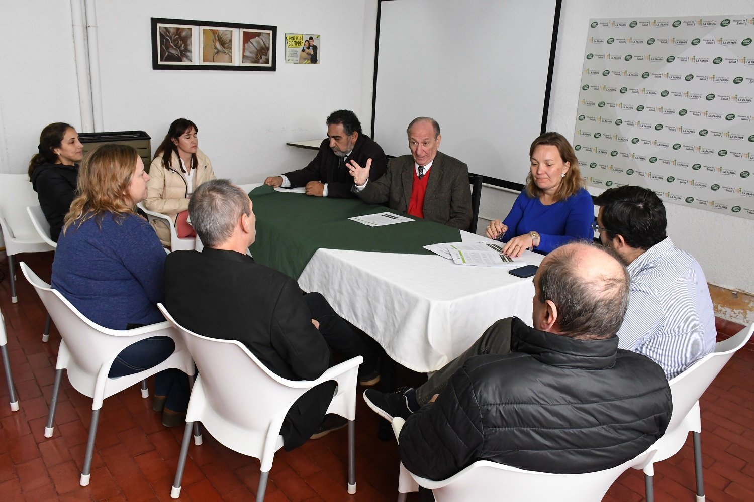 No vale mandar audios largos: Los hospitales de La Pampa seguirán embarazos y partos por Whatsapp