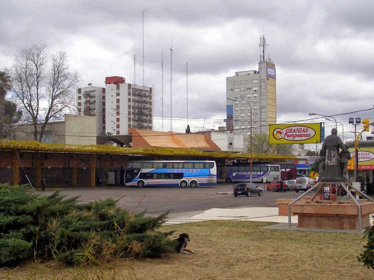 Increíble, una ciudad a pie: La Municipalidad quiere auxilio de Provincia por el «abandono» de Autobuses; pero no habrá un peso