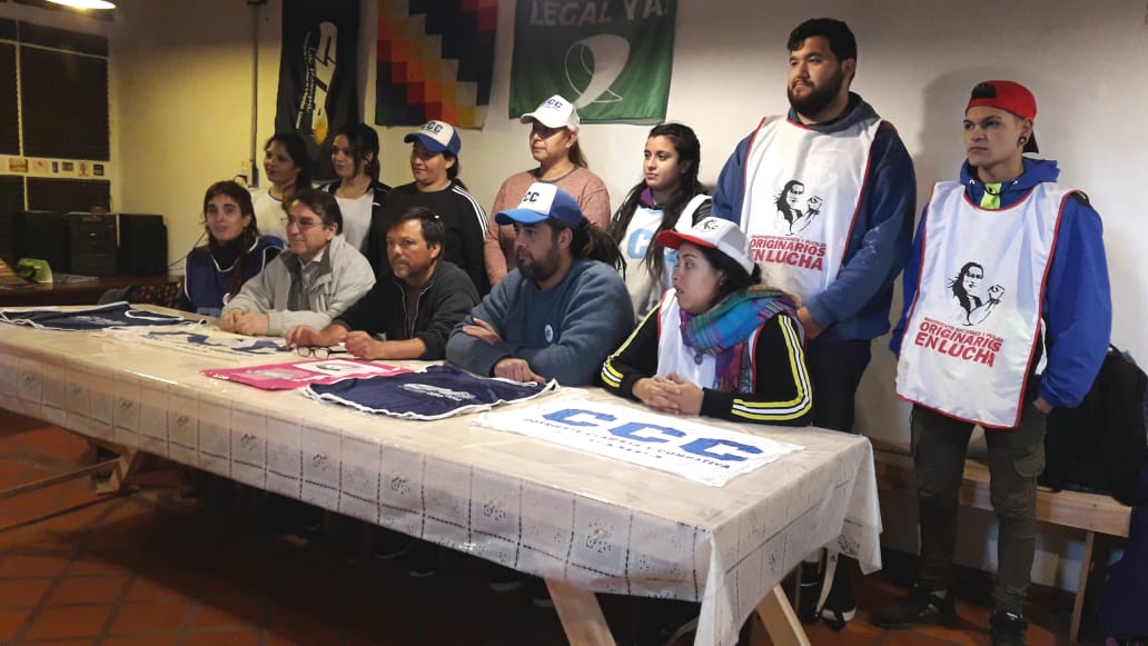 Ponen primera en La Pampa también: marchan organizaciones sociales en Santa Rosa y acusan a Macri de «un genocidio social, ha profundizado la indigencia”