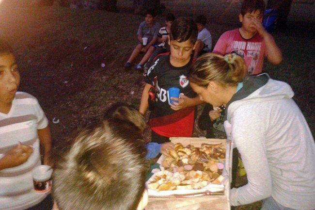 Bastante más que un paro: Los docentes de Utelpa realizan jornada; reunirán alimentos para los merenderos