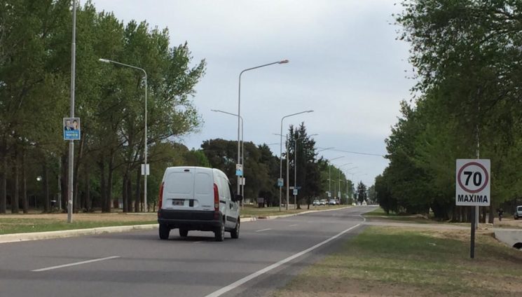 Rojas el pistero: Santa Rosa avala que Toay decida su velocidad en la Perón, pero el ministerio ahora quiere rajar a los ambulantes