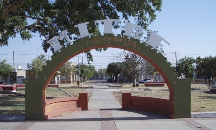 Mitre-menda fiesta: Vecinos del barrio Fitte y la Escuela 74 realizan una nueva “barriada”