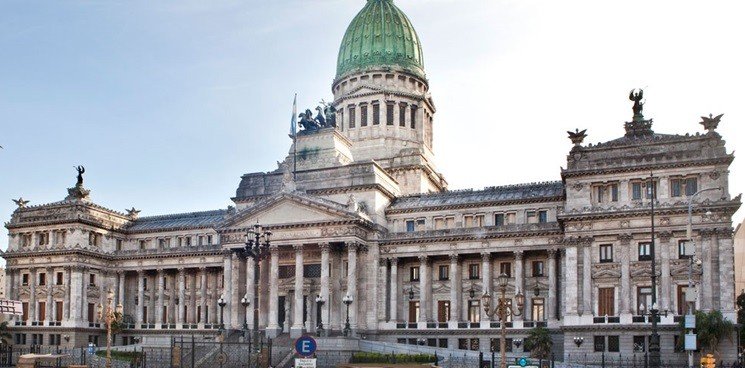 Los recibos de sueldo al freezer: Diputados y senadores sin aumentos salariales durante 180 días
