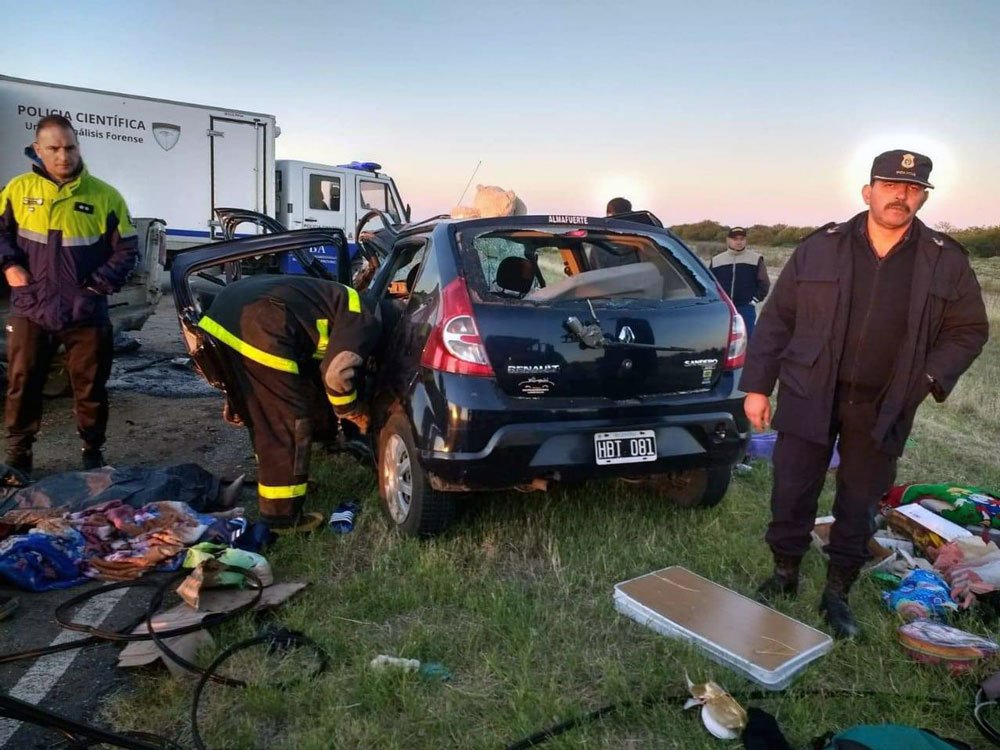 Mañana trágica: Murieron siete personas en un choque en la ruta 22, cerca de La Adela