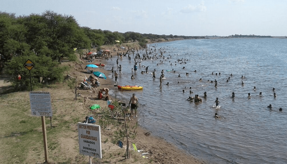 Tan popular que hasta “José Larralde” lo quiso conocer: El Ojo de Agua de Uriburu tuvo curiosas visitas y renueva la expectativa para este fin de semana