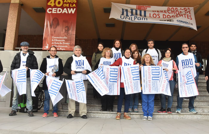 Se acabó el amor: Paran los docentes universitarios el lunes 28 por “deterioro salarial” y porque no les reconocen los “gastos por la virtualidad educativa”