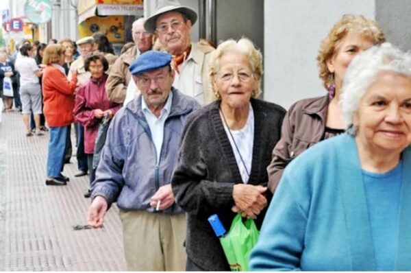 Los abuelos se modernizan: Más de 30 mil jubilados pampeanos dejarán de dar Fe de Vida presencial y cobrarán con el Certificado digital
