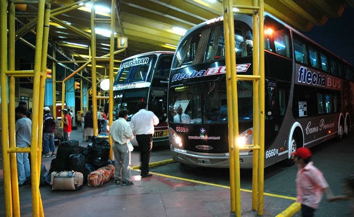 Que no se te escape un estornudo en pleno viaje: Vuelven los primeros micros de larga distancia con destino a Buenos Aires y Córdoba