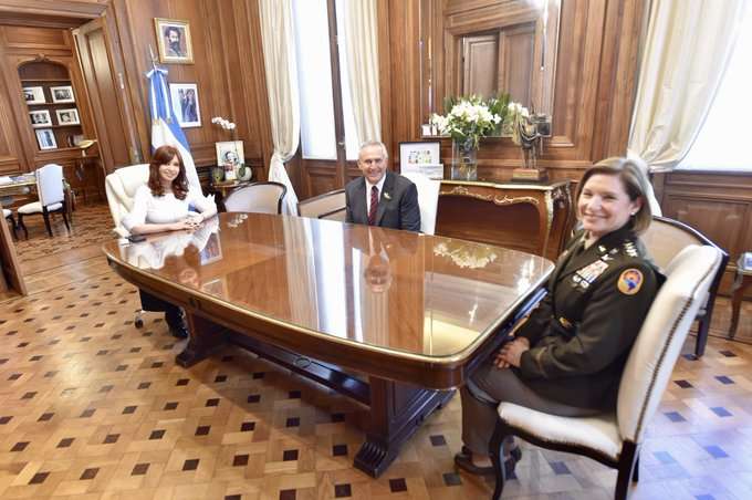 Mujeres con poder: Cristina Kirchner se reunió con la jefa del Comando Sur, Laura Richardson