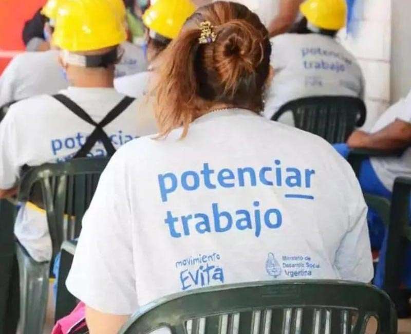 Conflicto en puerta con los movimientos sociales: el Gobierno impedirá nuevas altas al programa Potenciar Trabajo