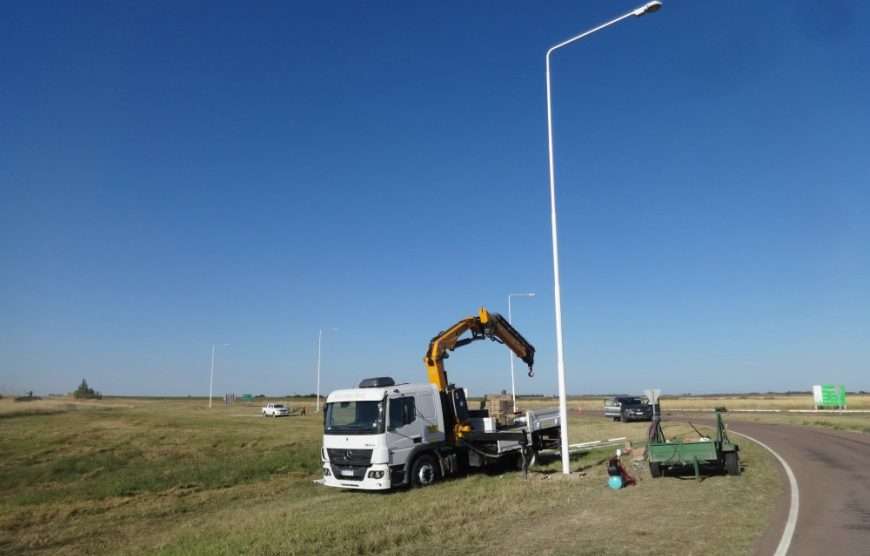 Que se haga la luz: Gobierno avanza en la iluminación de cruces de rutas y accesos