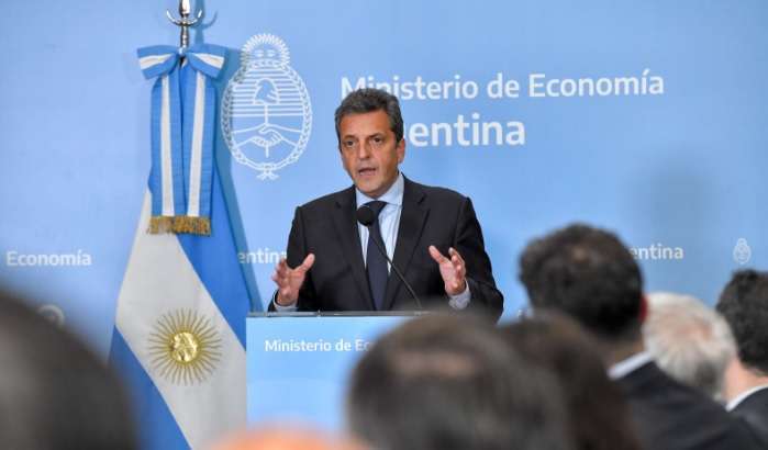 Porque los grandes también tienen que colaborar: Massa acordó aumentos controlados con supermercados y mayoristas
