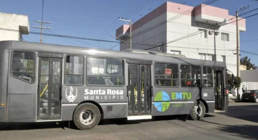 Casi 1 dólar: La muni de Santa Rosa anunció que el boleto aumenta y queda en 715 pesos