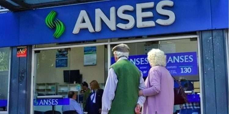 Una ayudita: Gobierno confirmó un nuevo bono de 70 mil pesos para jubilados y pensionados