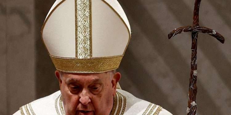 Recen por él: Confirman que el Papa tiene neumonía bilateral y continúa internado