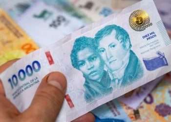 Está duro el invierno: Muchas familias ya no pueden ni pagar el mínimo de la tarjeta de crédito