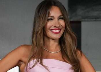 Exportamos inconciencia: Pampita fue criticada por tirar ‘petardos’ en Punta del Este y hasta el Kun Agüero la «retó»
