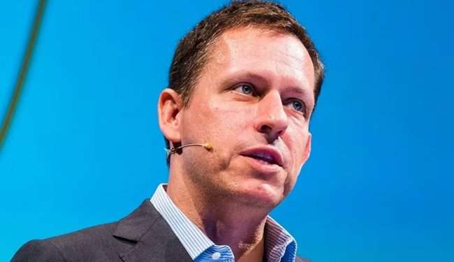 Ojo con este gringo: Algoritmos, poder y el «experimento» libertario, las claves del desembarco de Peter Thiel en Argentina