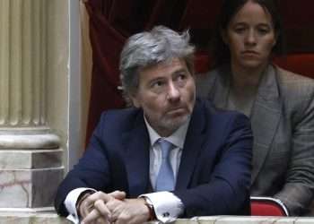 Rosquea el ‘Chiqui’ Tapia: Bronca con Mahiques porque empuja los pliegos de los jueces de la AFA, pero no frena las causas contra Karina y Adorni