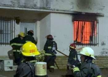 Se le chifló el moño: Detuvieron a un joven acusado de incendiar la casa de su ex pareja en Pico
