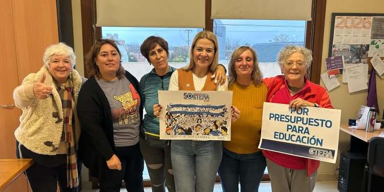 Para no perder la costumbre: La Lista Celeste Violeta ganó las elecciones docentes en UTELPA